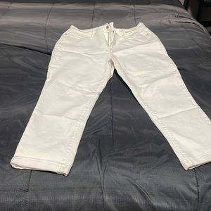 Size 10r old navy sweetheart cropped Jean